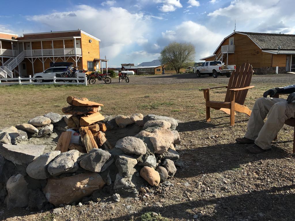 The Riverside Ranch Motel And Rv Park Southern Utah Hatch Exterior photo