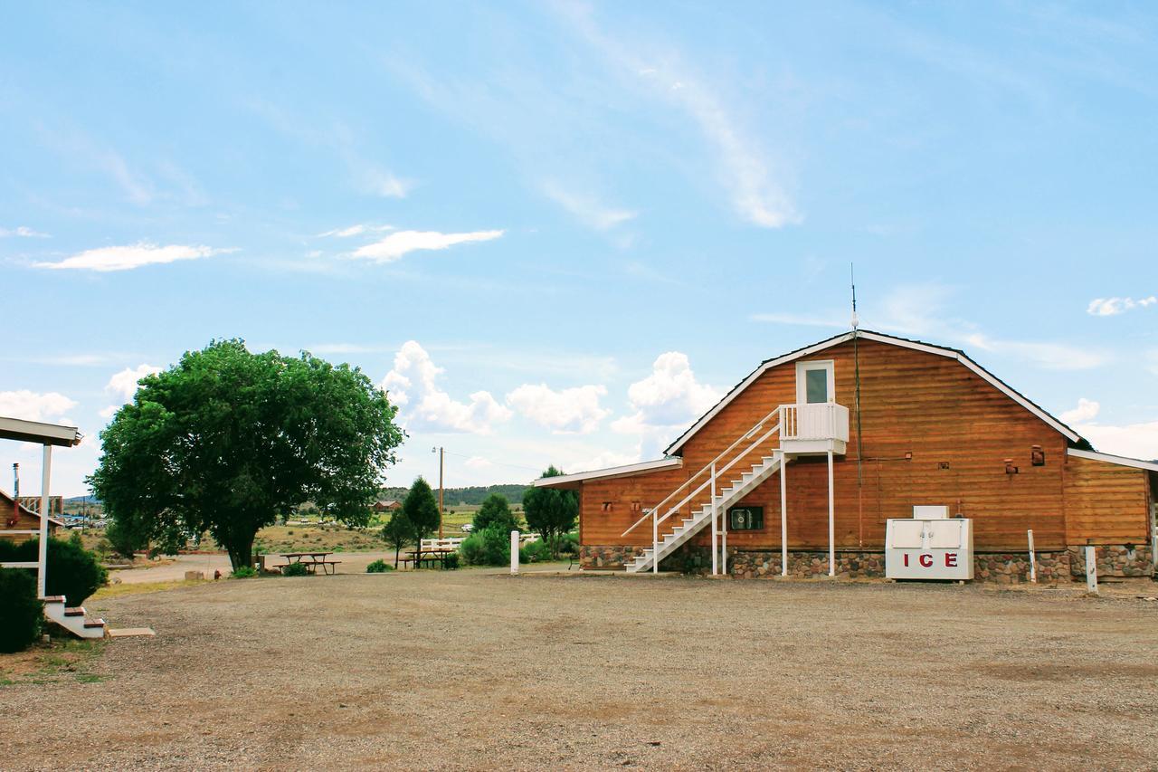The Riverside Ranch Motel And Rv Park Southern Utah Hatch Exterior photo